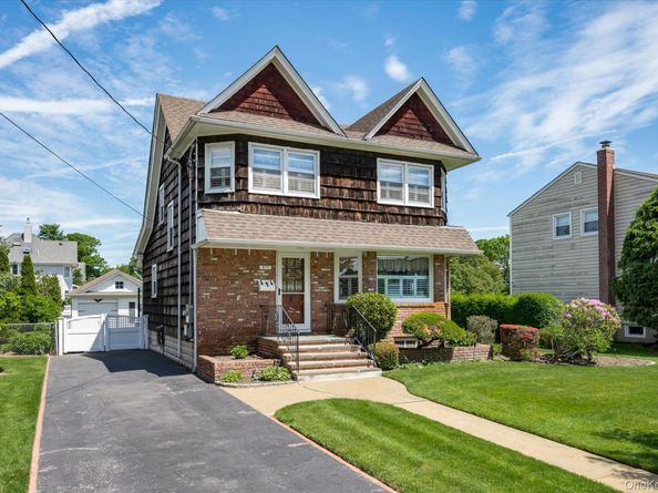 311 Locust Avenue, Freeport NY 11520