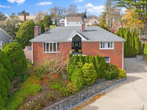 6 Hunting Ridge Road, White Plains NY 10605
