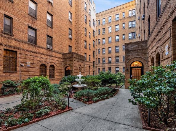 83-44 Lefferts Boulevard 6C, Kew Gardens NY 11415