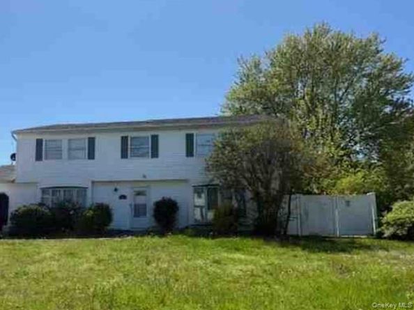 4 Rustic Avenue, Medford NY 11763