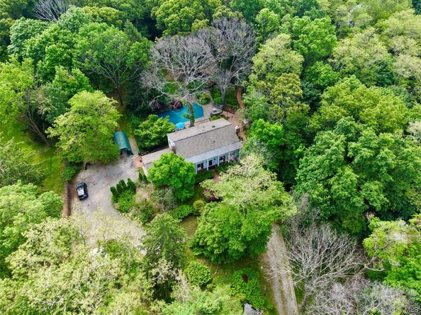 77 Shore Road, Mount Sinai NY 11766
