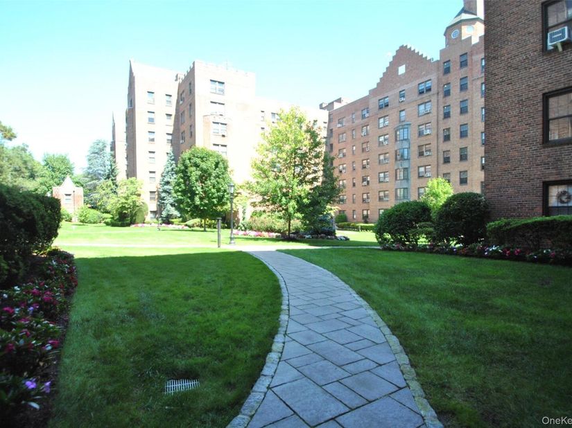 198 Garth Road 3C, Scarsdale NY 10583