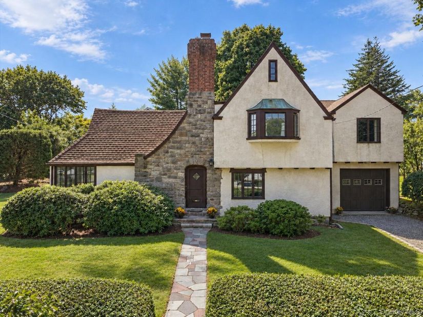 138 Knollwood Avenue, Mamaroneck NY 10543