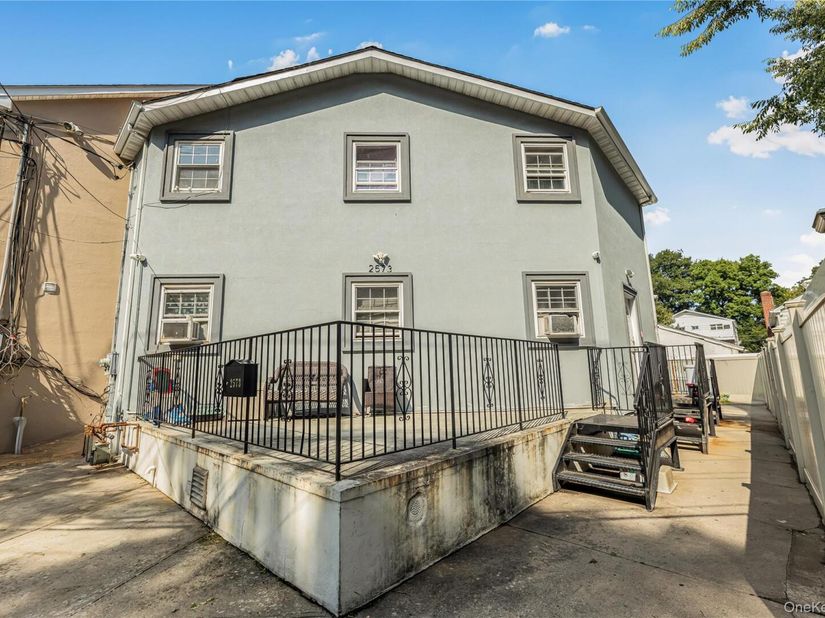 2573 Pelham Bay Park W, Bronx NY 10475