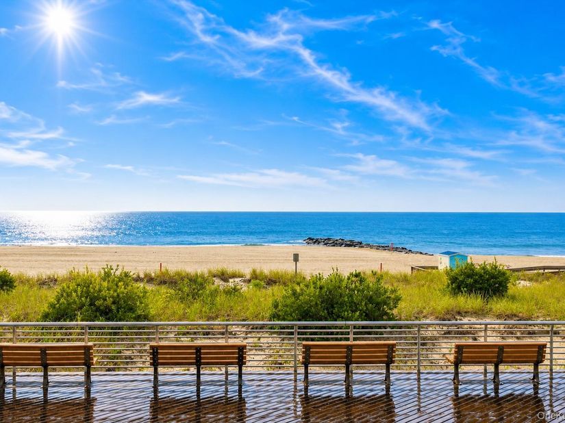 370 W Broadway 1D, Long Beach NY 11561