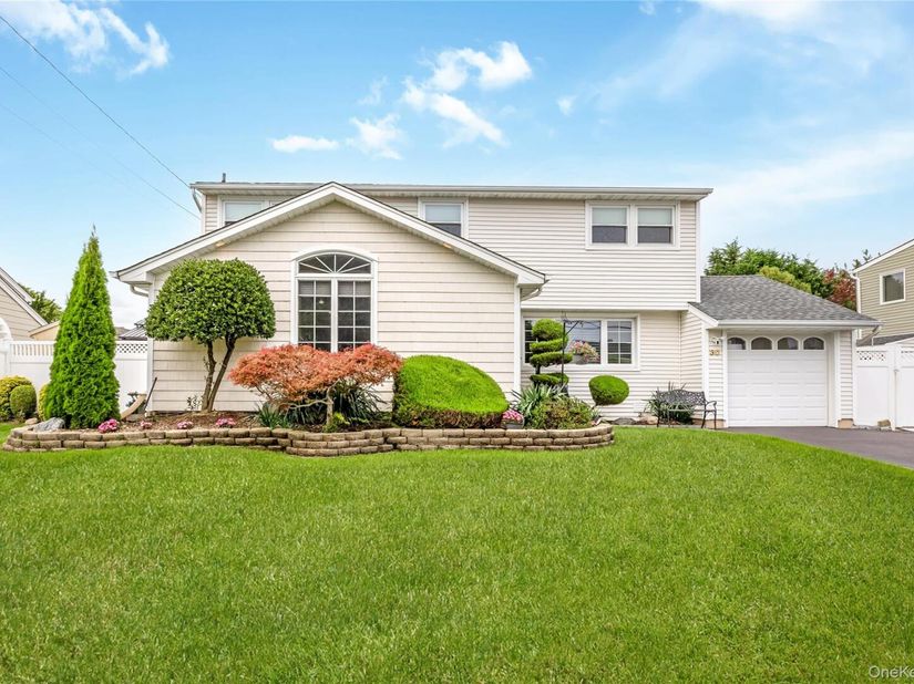 30 Swan Drive, Massapequa NY 11758