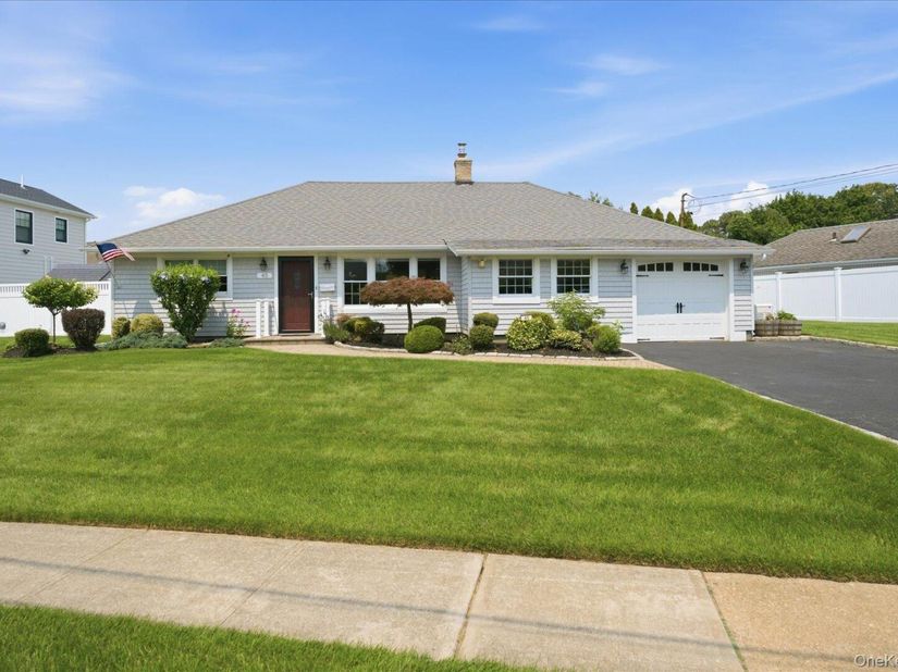 45 Polo Road, Massapequa NY 11758
