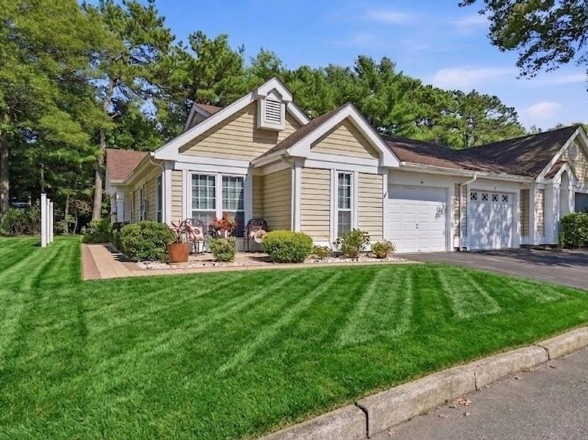 15 Glen Drive, Ridge NY 11961