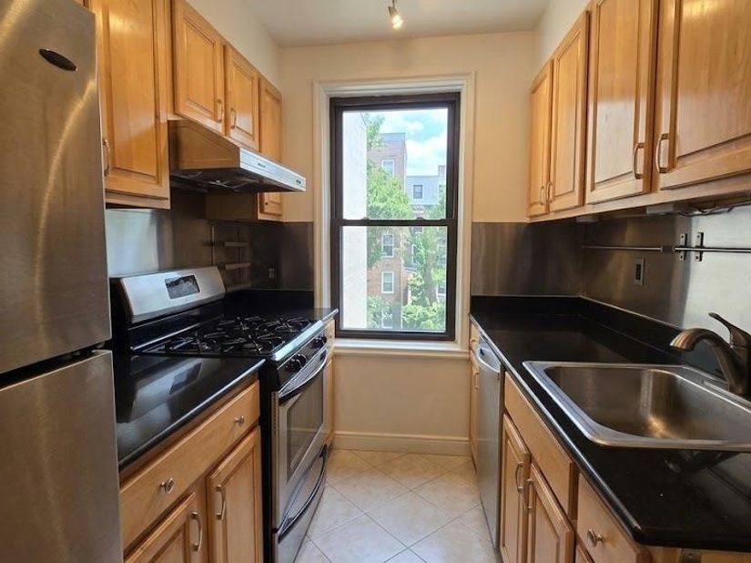 6448 Booth Street 4D, Rego Park NY 11374