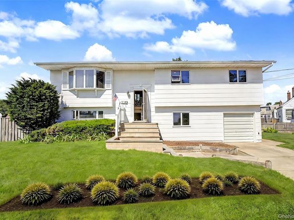 14 Laurel Place, Bethpage NY 11714
