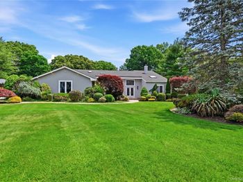 4 Laurelwood Court