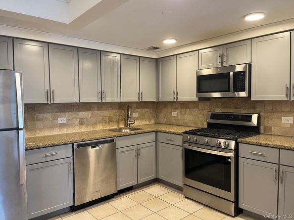143-41 84th Drive 6E, Briarwood NY 11435