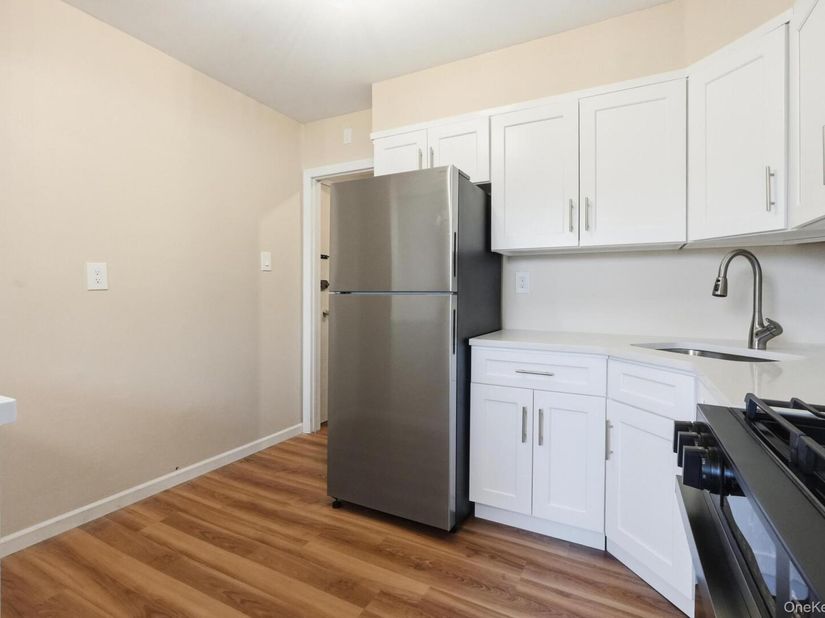 4060 Jerusalem Avenue 1D, Seaford NY 11783