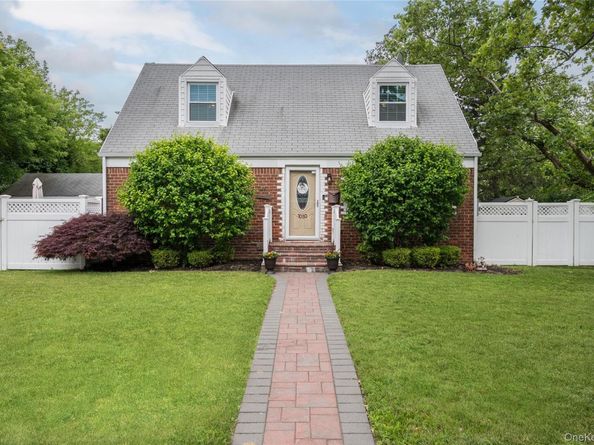 1030 North Drive, Merrick NY 11566
