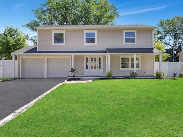 3 Barkley Lane, Nesconset NY 11767