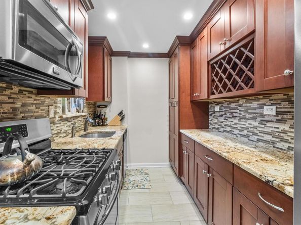 640 W 231 Street 2D, Bronx NY 10463