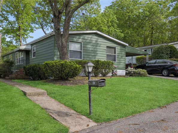 525 Riverleigh Avenue 169, Riverhead NY 11901