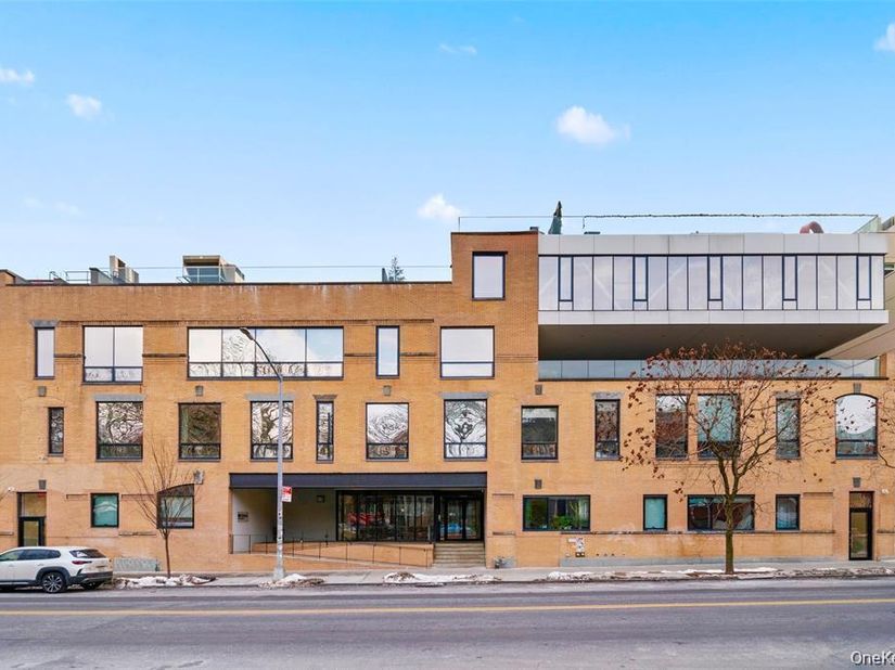 850 Metropolitan Avenue 1E, Brooklyn NY 11211