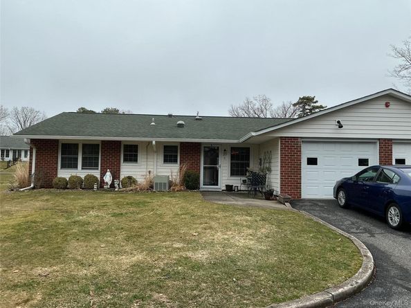 207 Woodbridge Drive B, Ridge NY 11961