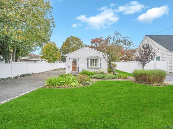 182 Commack Road, Deer Park NY 11729