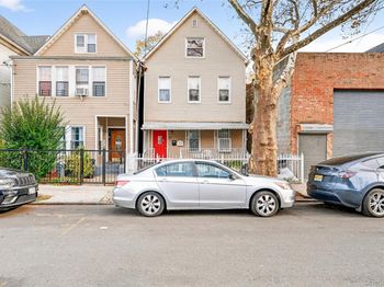 372 Bronx Park Avenue