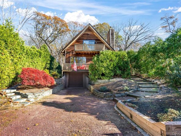 8 Hill Drive, Riverhead NY 11901