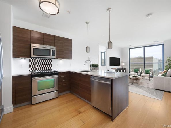 701 Ridge Hill Boulevard 11J, Yonkers NY 10710