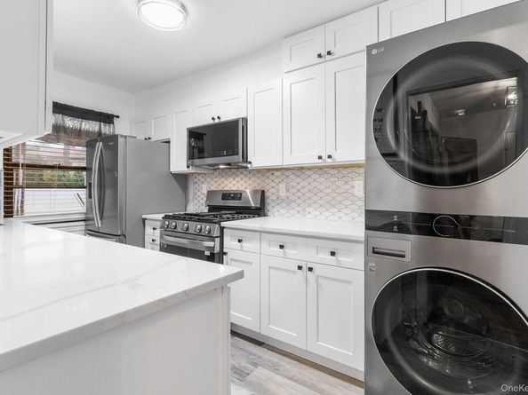 1209 E Broadway D15, Hewlett NY 11557