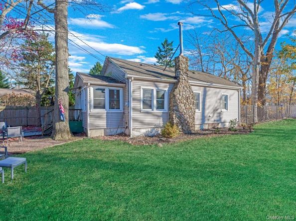 29 Parkside Avenue, Miller Place NY 11764