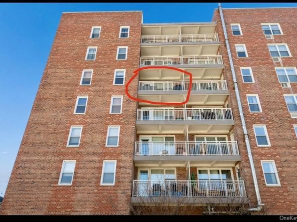 855 E Broadway 4G, Long Beach NY 11561