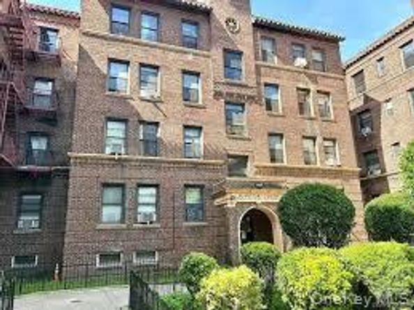 6140 Saunders st C5, Rego Park NY 11374