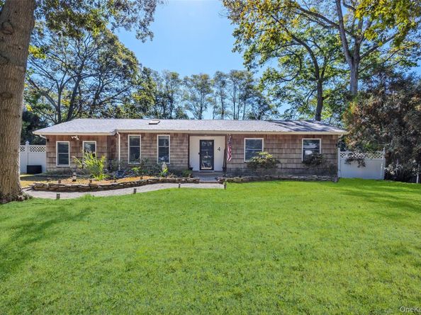 4 Model Court, Rocky Point NY 11778