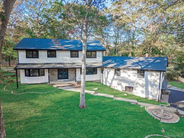 11 Gorham Lane, Dix Hills NY 11746