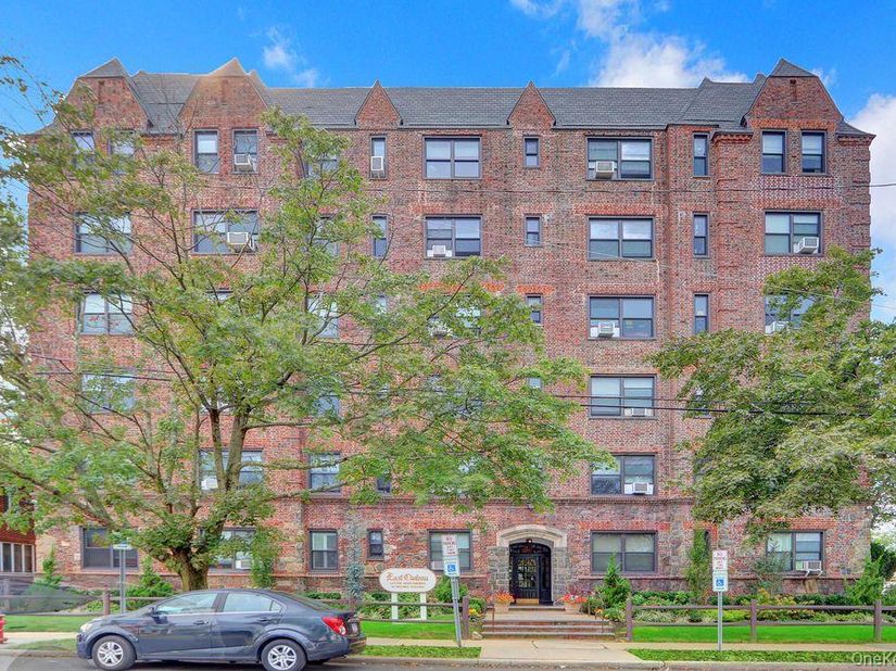 141 Woodmere Boulevard 6E, Woodmere NY 11598