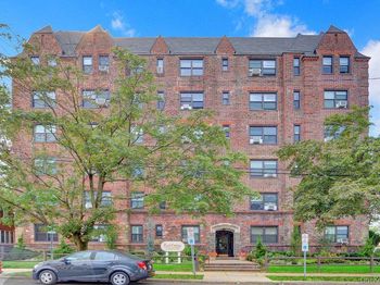 141 Woodmere Boulevard