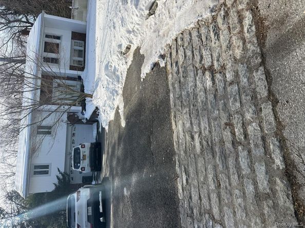 11 Edscho Lane, Commack NY 11725