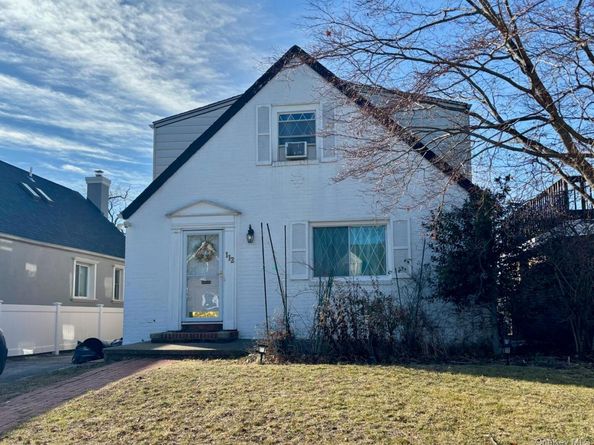 112 Ann Street, Valley Stream NY 11580