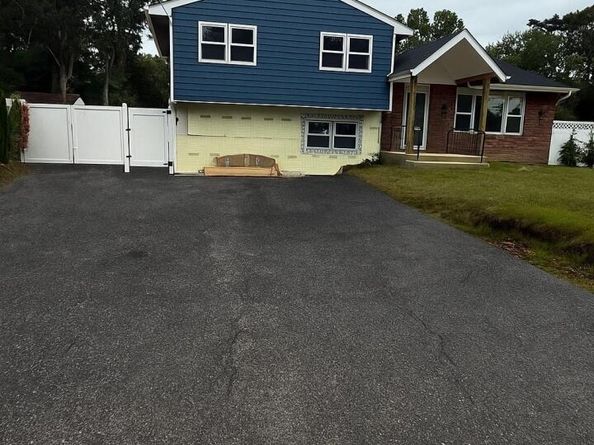 354 Easton Street, Ronkonkoma NY 11779