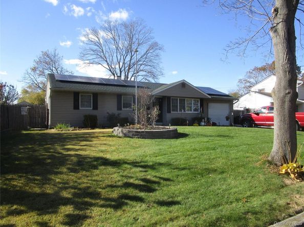 2914 Connecticut Avenue, Medford NY 11763