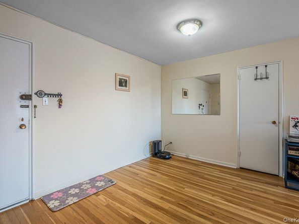 18-50 211 Street 6B, Bayside NY 11360