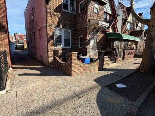 10737 Van Wyck Expressway, Jamaica NY 11435