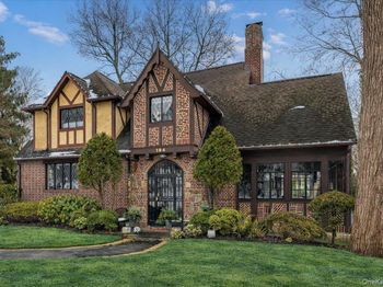 194 Hickory Grove Drive E