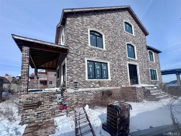 148-18 12 road, Beechhurst NY 11357