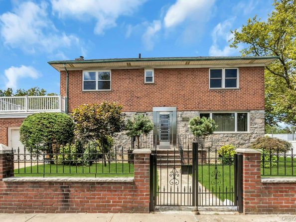 64-04 Utopia Parkway, Fresh Meadows NY 11365