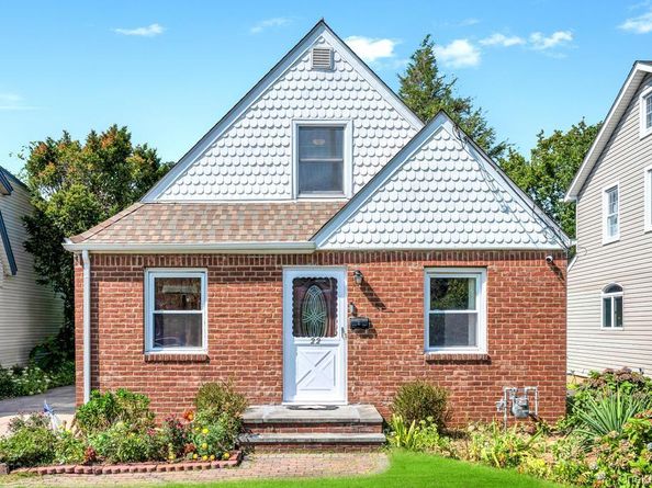 22 Terrace Place, Hicksville NY 11801