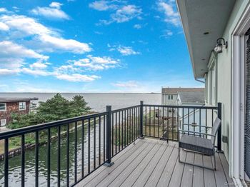 125 S Bay Drive