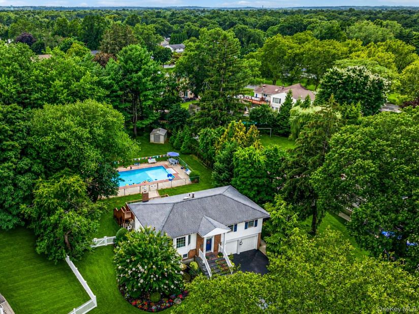 212 Cedrus Avenue, East Northport NY 11731