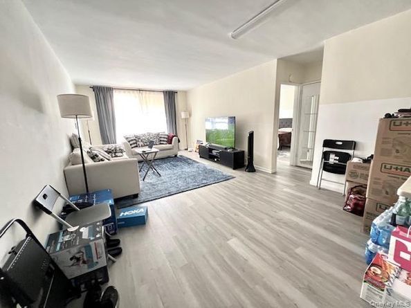 222-89 Braddock Avenue 4B, Bellerose NY 11428