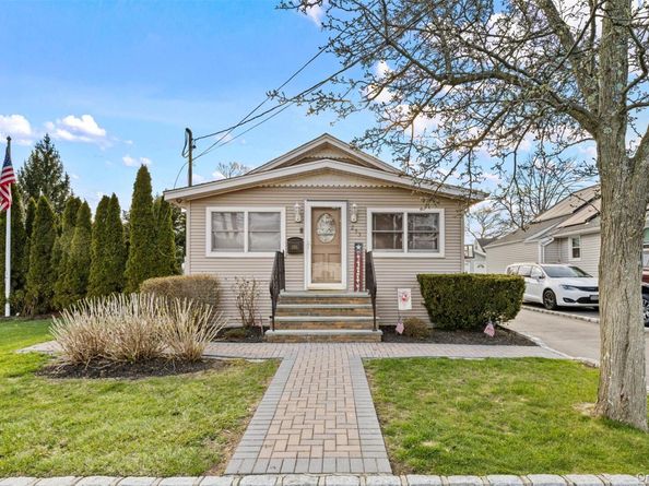 253 S 7th Street, Lindenhurst NY 11757