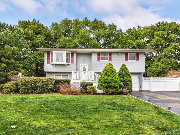 18 Brandywine Drive, Mastic NY 11950